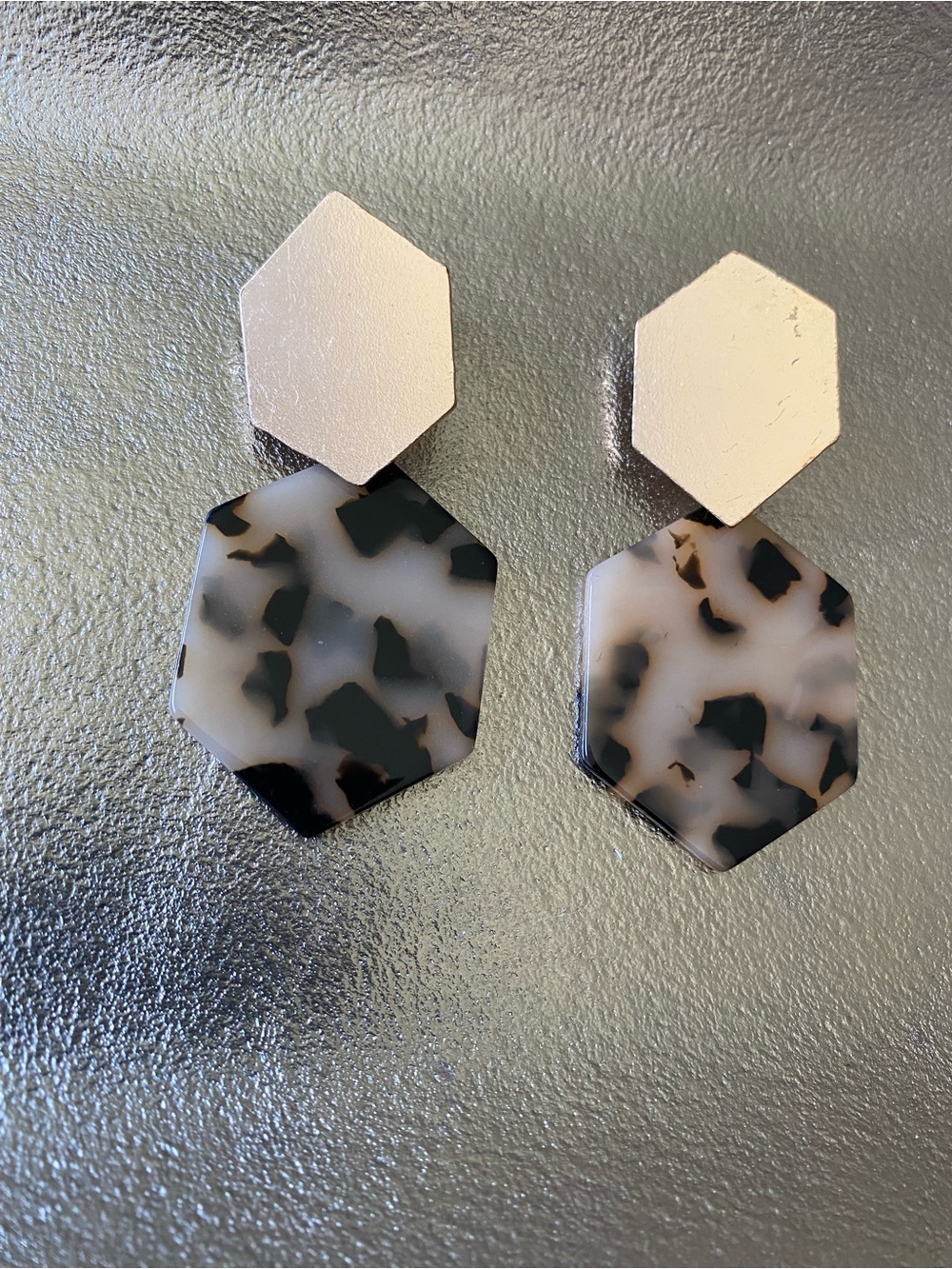 Hexagon Tortoiseshell Drop Earrings - Black & Cream